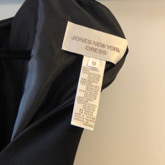 Dress - Picture 4 of 4